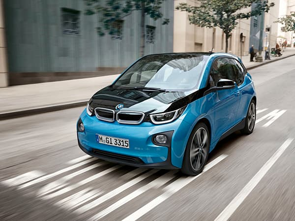 Featured image for 2017 BMW i3 Electric Vehicle Goes Longer on Style Than Miles