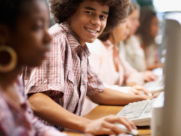 Featured image for New Verizon Campaign Promoting STEM Says #WeNeedMore