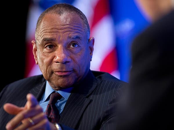 Featured image for American Express Chairman &#038; CEO Ken Chenault Announces Plans to Step Down