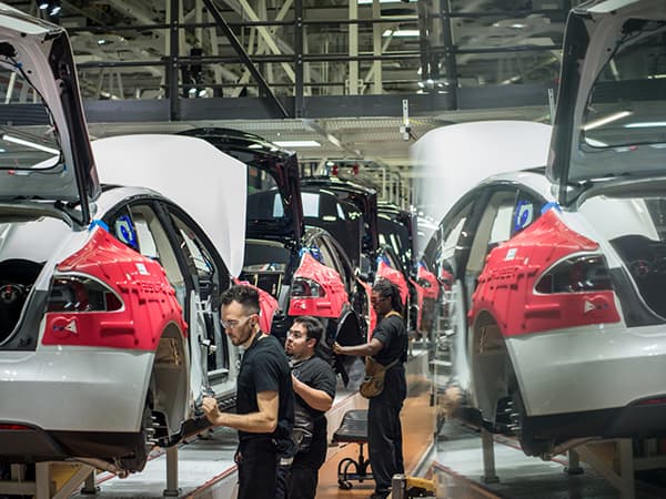 Featured image for Lawsuit Says Tesla Factory is a ?Hotbed? of Racism