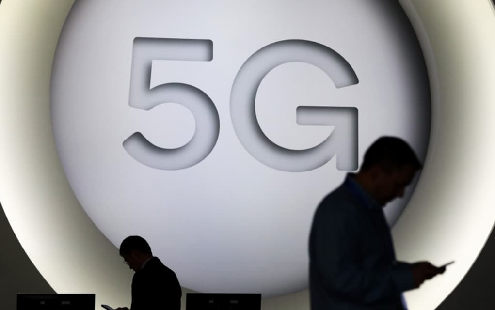 Featured image for 5G Service Rolls Out — But Not Without Controversy