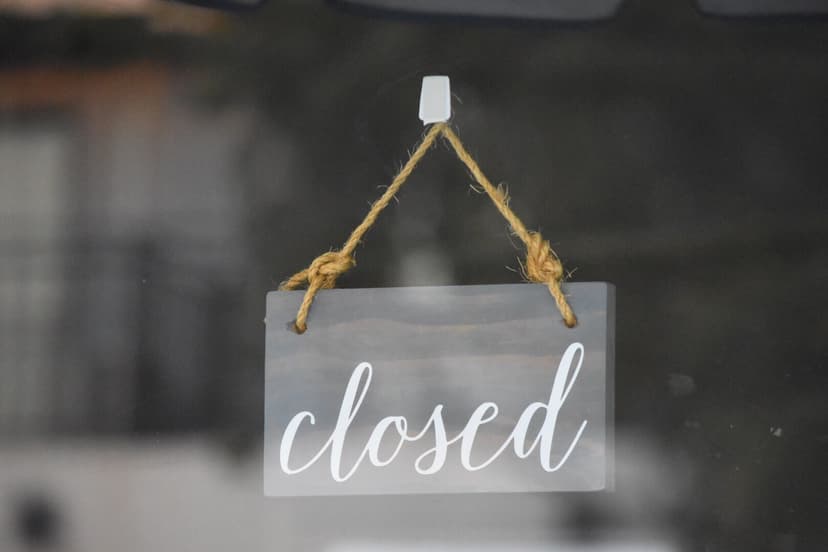 closed sign on a storefront