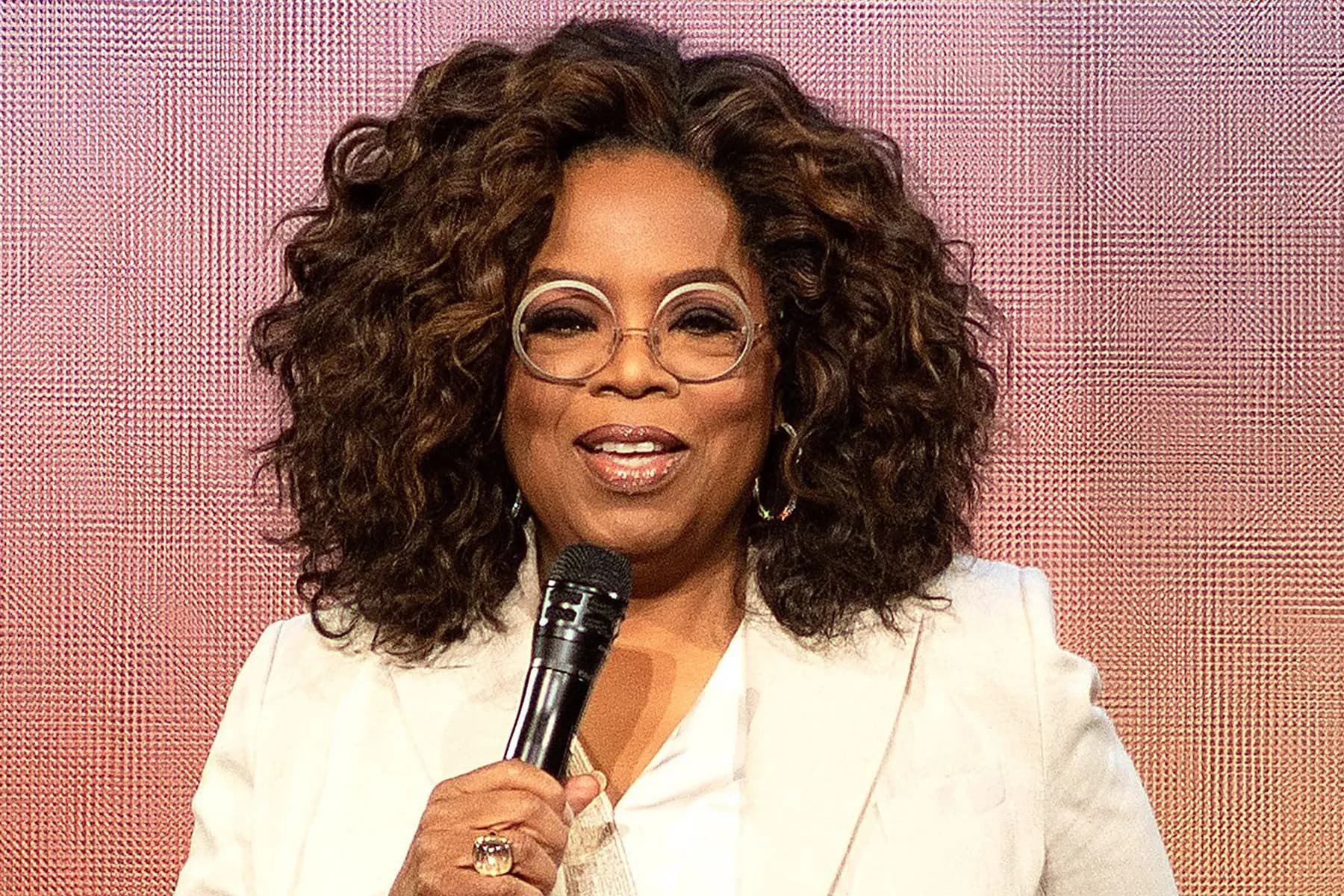 Featured image for Oprah Winfrey Net Worth: $3 Billion Success Story