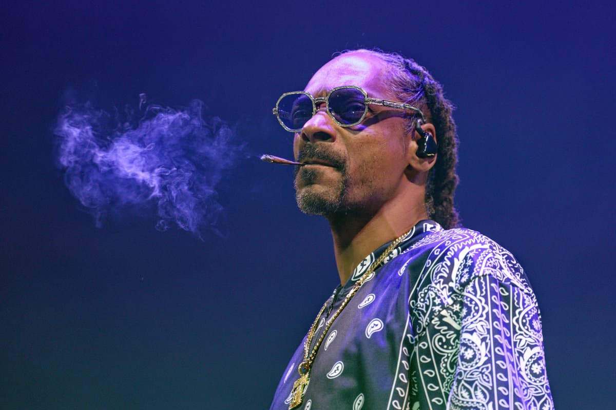 Featured image for Snoop Dogg Net Worth 2025: The $160 Million Success Story