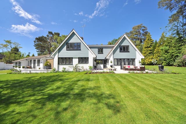 9 Effective Ways to Boost Curb Appeal