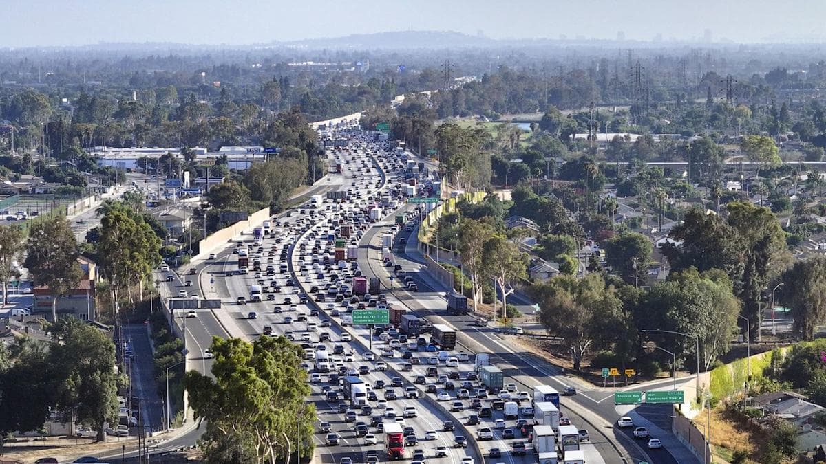 Featured image for EVs Lose HOV Lane Access in Arizona by September 2025