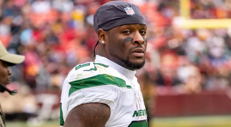 Ex-NFL Star Bell Owes $25M in Abuse Case