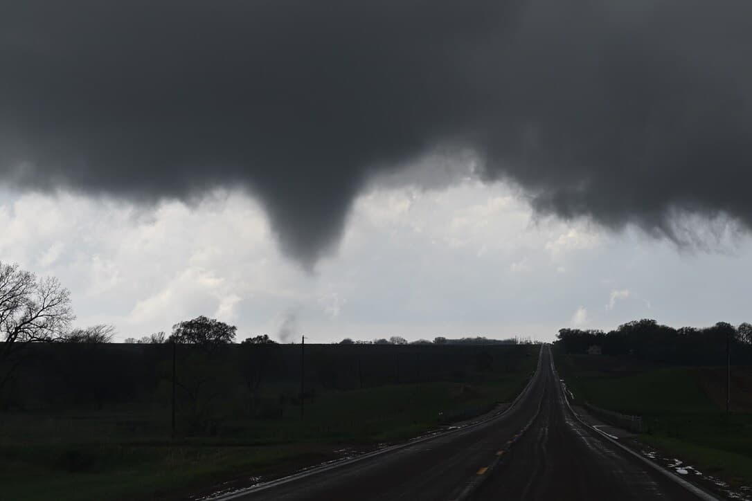 Featured image for Severe Weather Threatens Mid-South with Tornadoes &#038; Deadly Storms