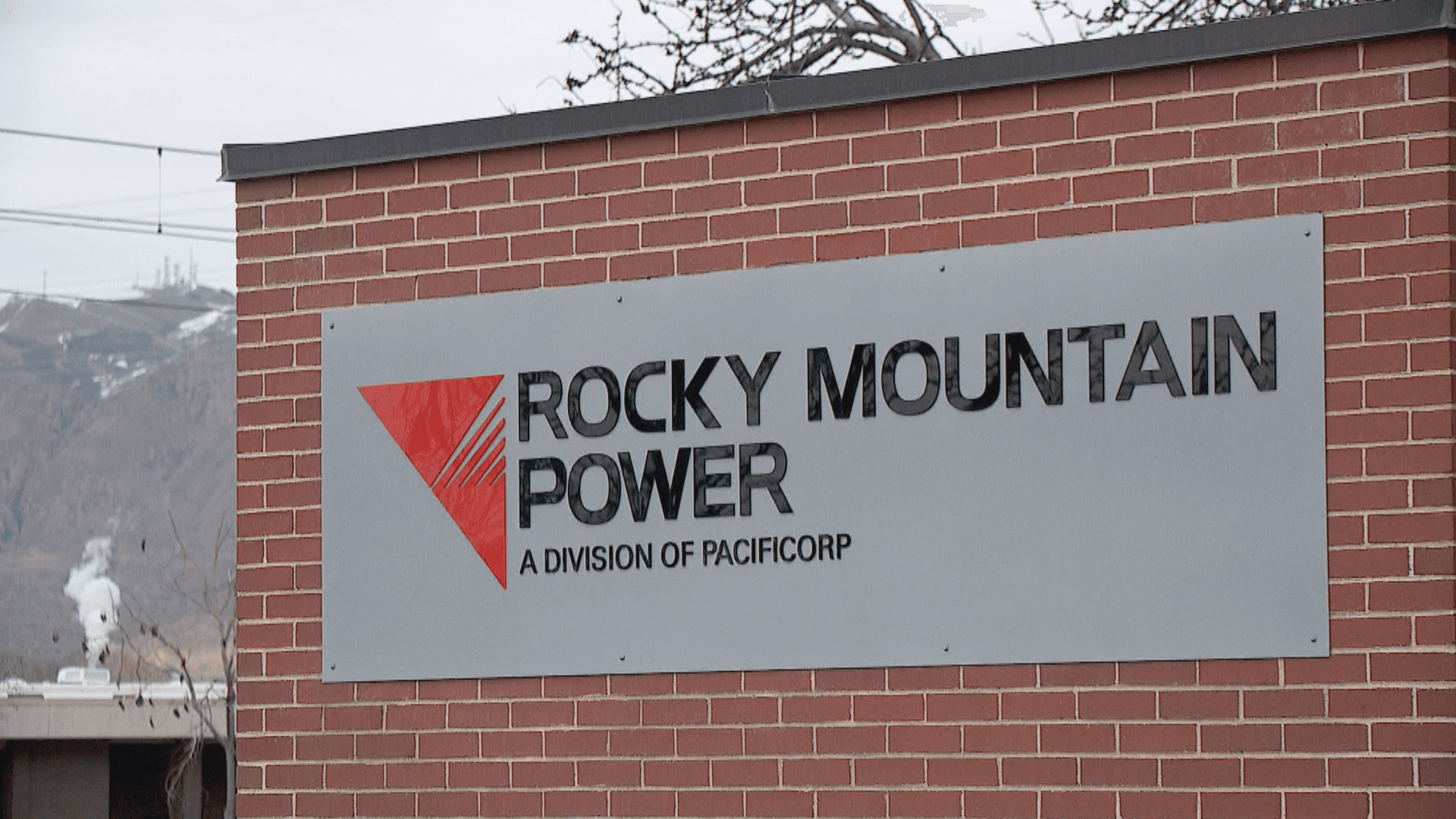 Featured image for Rocky Mountains Power Outage: Over 10K Left Without Power 