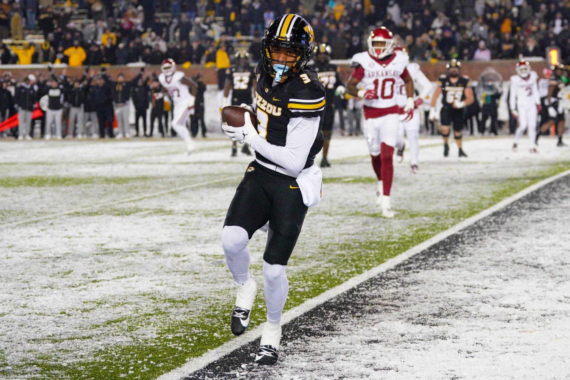 Featured image for Bears&#8217; Epic Reply To WR Post: Missouri Tigers’ WR Luther Burden To Join The Bears