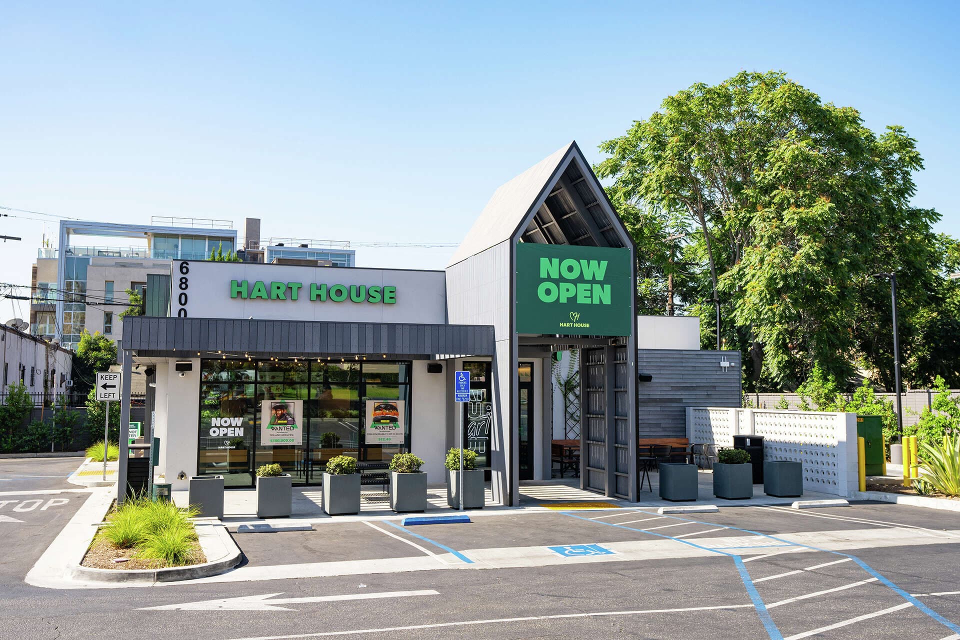 Featured image for Kevin Hart&#8217;s Plant-Based Burger Chain Closes All Locations: Find Out The Details 