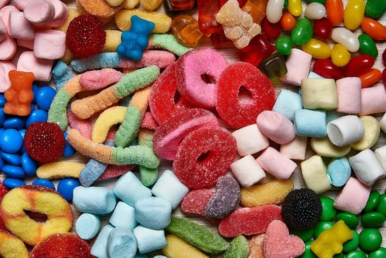 US Bans 8 Artificial Food Dyes