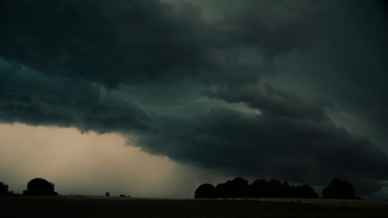 Featured image for Multiple States Under Weather Alerts: Tornadoes, Floods &#038; Storms