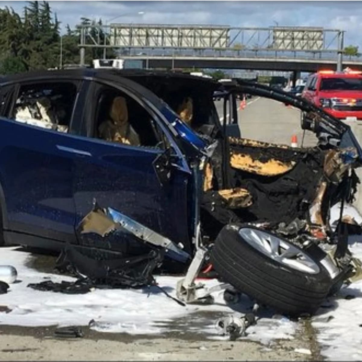 Featured image for Fatal Tesla Crash in Utah Sparks Autopilot Safety Investigation