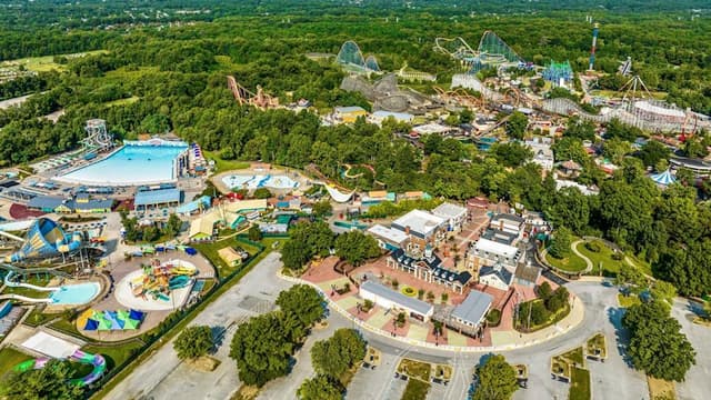 Six Flags America
