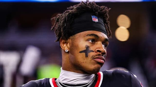 Featured image for Tank Dell Net Worth 2025 &#038; NFL Salary Breakdown