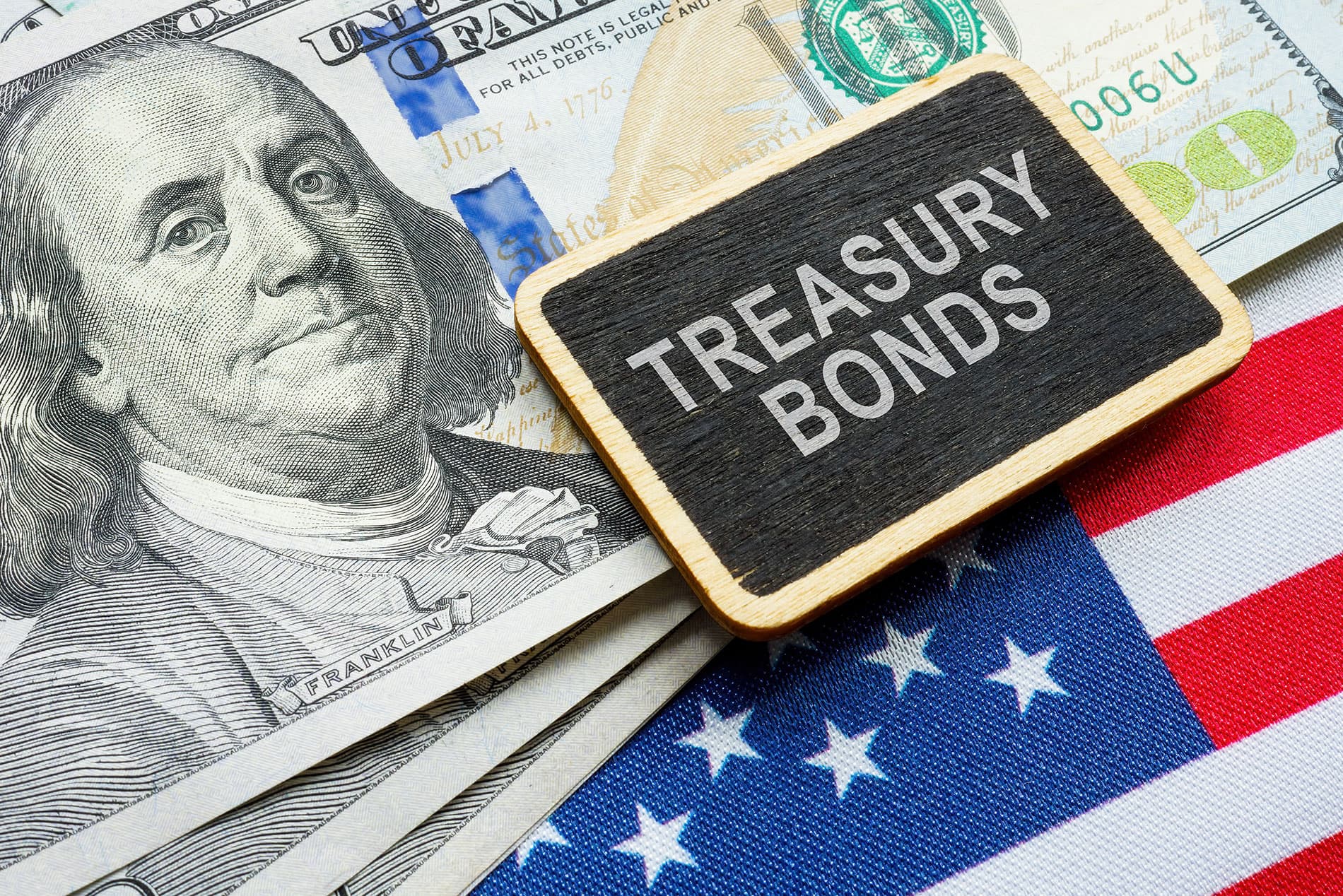 Featured image for 10-Year Treasury Yield Hits 4.5% After U.S. Credit Rating Downgrade