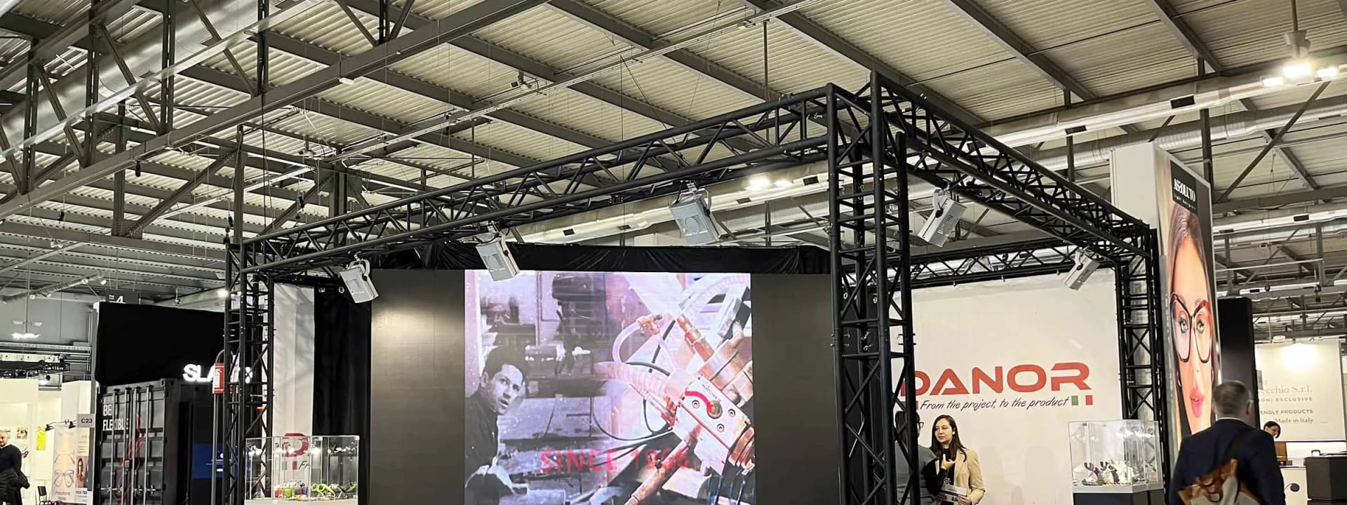 Featured image for Why Berlin Stand Builders Stay Busy All Year 