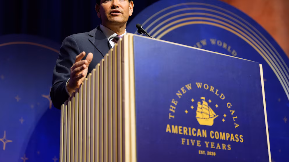 Fulbright Scholarship Board Resigns