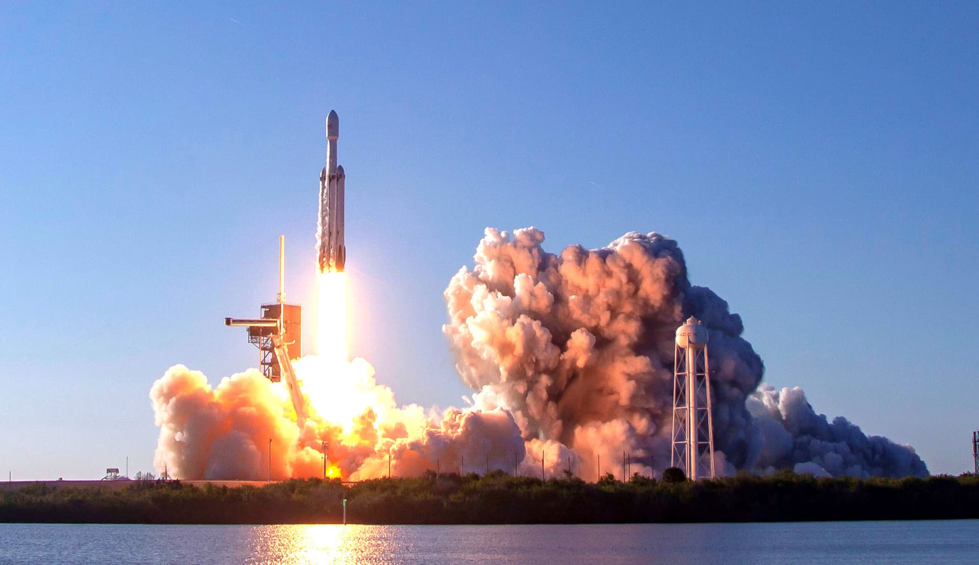 Featured image for Double Rocket Launch at Cape Canaveral: SpaceX &#038; Amazon Boost Satellite Internet
