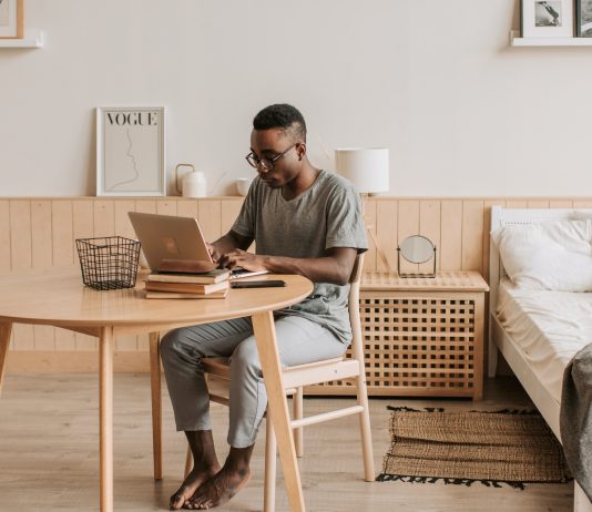 5 Tips For Staying Fit While Working From Home