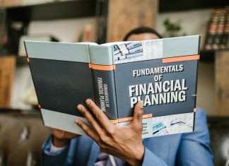 Expert Tips: How to Choose the Right Financial Planner for Your Needs
