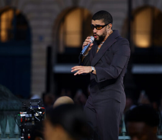 Tom Hanks Exits ‘SNL50’ Concert—Did He Really Walk Out? Tom Hanks Exits 'SNL50' Concert