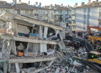 Strong 6.2 Earthquake Hits Istanbul, Causes 51 Aftershocks Strong 6.2 Earthquake Hits Istanbul