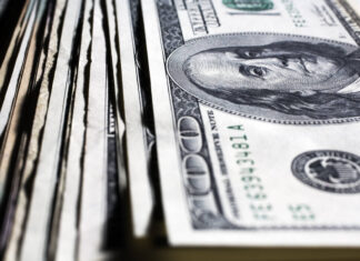 US Dollar Index Falls to 98.30 Amid US-China Trade War Escalation US Dollar Index