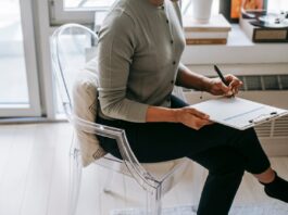 Must-Follow Steps When You’re Out of a Job