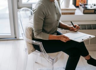 Must-Follow Steps When You’re Out of a Job