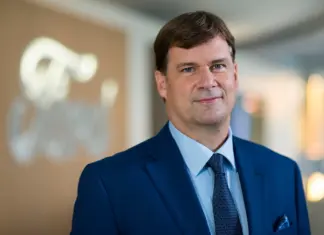 Ford CEO Warns of Dangerous Auto Financing Trends in U.S. Ford CEO