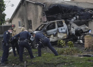 San Diego Plane Crash: Cessna 550 Hits Homes, 17 Houses Burned San Diego Plane Crash