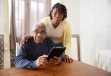 Tips for Helping Elderly Parents With Their Finances
